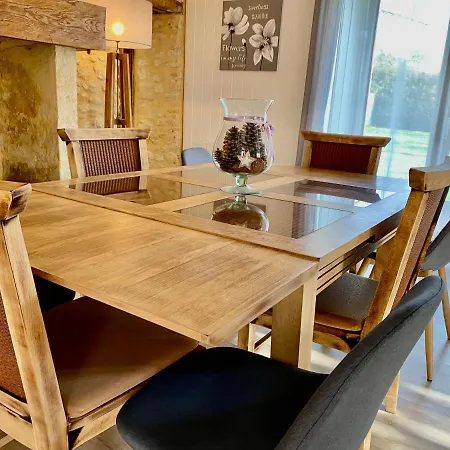 Les Pierres De Tiphaine Holiday home